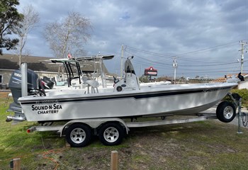 2008 Champion 220 Bay Boat